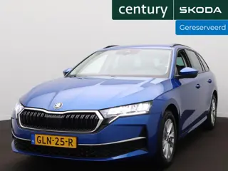 Skoda Octavia Combi 1.5 TSI First Edition | Zwenkbare trekhaak | ACC | PDC | Led |