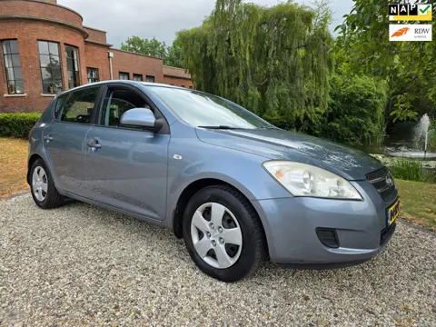 Kia Cee'd 1.4 X-tra 5-deurs AIRCO
