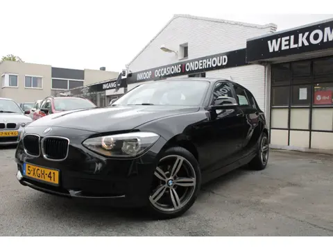 BMW 1-serie 114i EDE Business / Airco / Stoelverwarming / APK NIEUW