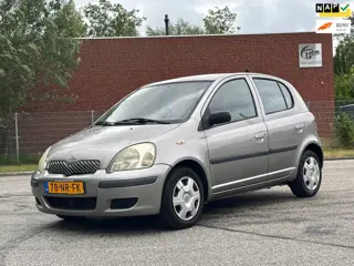 Toyota Yaris 1.3 VVT-i Idols 5DR*Navigatie*Carplay*Trekhaak*NAP*Stuurbekrachtiging*