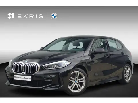 BMW 1 Serie 5-deurs 118i | M Sportpakket | HiFi System | Trekhaak | Adaptieve LED koplampen