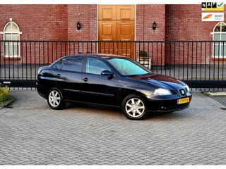 Seat Cordoba 1.4-16V Stylance / Airco / Cruise control / Dealer onderhouden / Sfeerverlichting