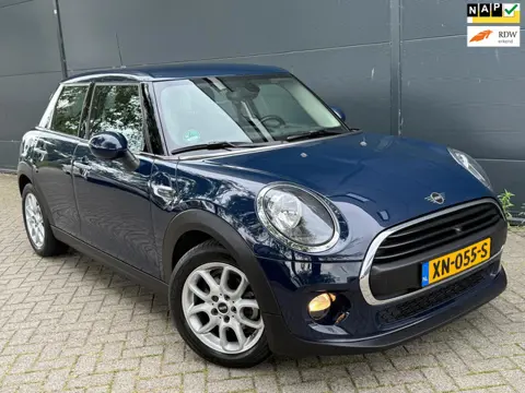 Mini 5-Deurs 1.5 One Pepper/Navi/Carplay/cruise/Airco/parksensoren