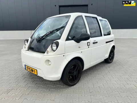 Mia Electric 3 zits 8 kWh