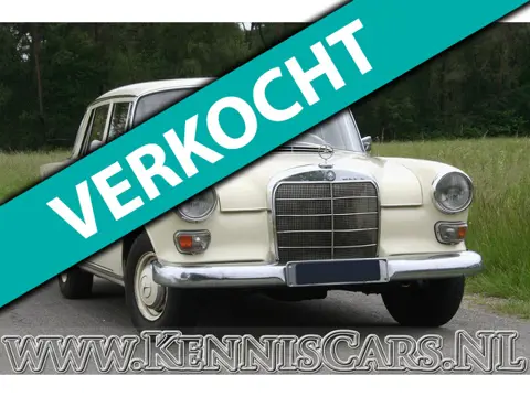 Mercedes-Benz 1967 200 Heckflosse 111-serie Sedan