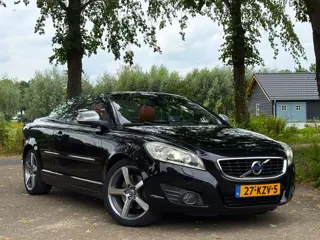 Volvo C70 2.5 T5 - R design - Dynaudio - TREKHAAK -