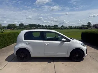 Volkswagen Up! 1.0 BMT move up!