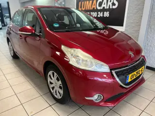 Peugeot 208 1.2 VTi Access |Nieuwe APK | Cruise | Navi | PDC