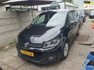 Volkswagen Touran 1.6 TDI Highline BlueMotion Automaat Inruil mogelijk