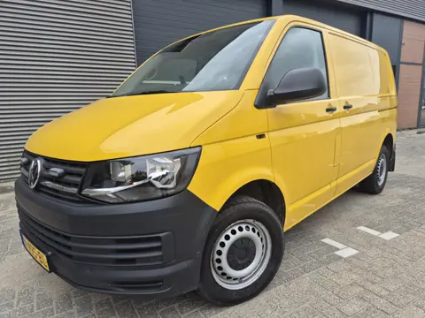 Volkswagen Transporter 2.0 TDI 150pk 2x schuifdeur 2500kg trekhaak airco cruise L1H1 Comfortline