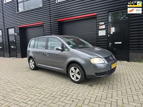 Volkswagen Touran 1.6-16V FSI Business | AIRCO | CRUISE CONTROL | ELEC. PAKKET | BOEKJES + NAP