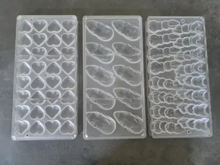 Vintage polycarbonate chocolate mould - set of 3 - bunnies - hearts - mouse