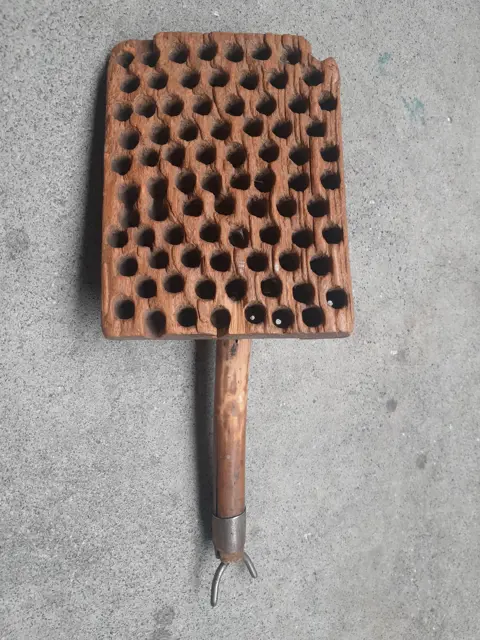 Antieke houten dekspaan - rietklopper - drijfbord