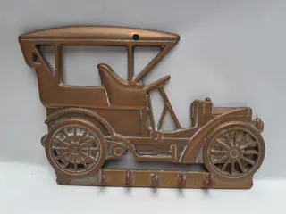 Vintage messing sleutelrek in de vorm van oldtimer auto – 5 haakjes