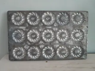 antieke metalen chocoladevorm - kerst kransjes