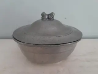 Vintage small acorn lidded pewter bowl