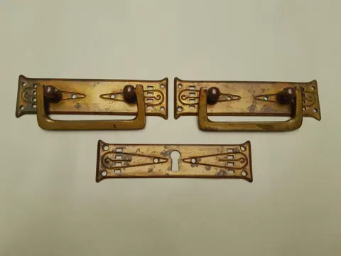 Art deco messing ladehendel en slotplaat - set van 3