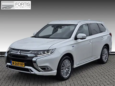 Mitsubishi Outlander 2.4 PHEV Intense S | Dealeronderhouden| Metallic Wit | Trekhaak 1500KG|