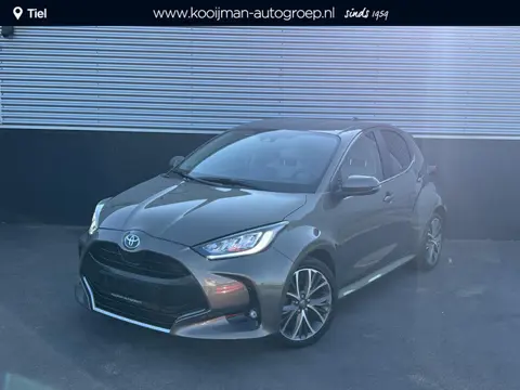 Toyota Yaris 1.5 Hybrid Executive Stoelverwarming, HUD, Smart Key, LED, Navigatie, Parkeersensoren, 
