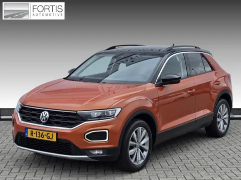 Volkswagen T-Roc 1.5 TSI Style Business | Automaat| Trekhaak| Keyless entry| Full LED|