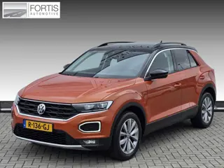 Volkswagen T-Roc 1.5 TSI Style Business | Automaat| Trekhaak| Keyless entry| Full LED|