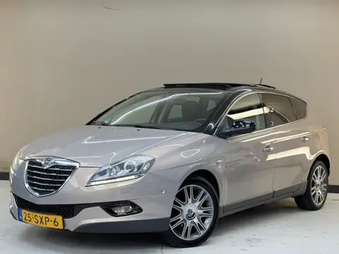 Lancia Delta 1.4 M.air Platinum, 140Pk, 2012, Origineel Nederlands, Volledig leder, Panoramadak, Sto