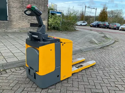 Jungheinrich ERE120 2000KG SPECIAAL PALLETWAGEN / HEFTRUCK