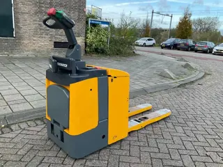 Jungheinrich ERE120 2000KG SPECIAAL PALLETWAGEN / HEFTRUCK
