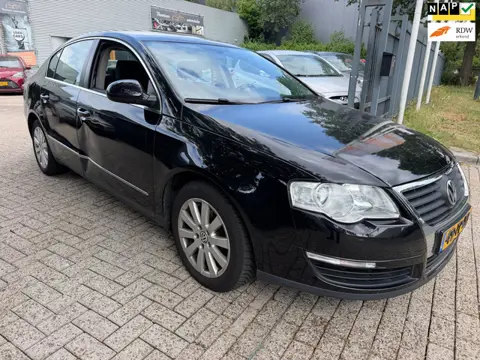 Volkswagen Passat 2.0 FSI Comfortline 274.000 km rijd perfect, navi, cruise, elec pakket, trekhaak, 