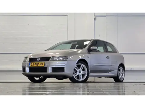Fiat Stilo 2.4i 20V Abarth 170pk 17" LM Nieuwe APK Garantie