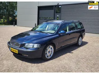 Volvo V70 2.3 T-5 Automaat,Schuifdak,Trekhaak,full option!