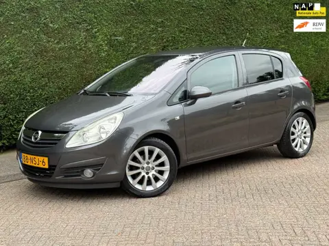 Opel Corsa 1.2-16V Cosmo /AUTOMAAT/CRUISE/AIRCO/PDC/RIJDTSUPER!/