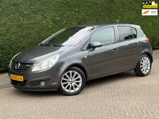 Opel Corsa 1.2-16V Cosmo /AUTOMAAT/CRUISE/AIRCO/PDC/RIJDTSUPER!/