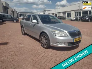 Skoda Octavia Combi 1.4 TSI Elegance MOOIE AUTO BEL 0619590613 AUTOMAAT 5 DRS APK 20-03-2027