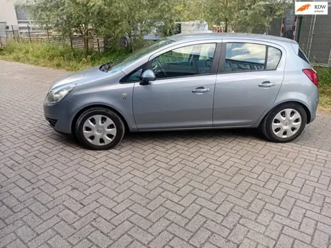 Opel Corsa 1.3 CDTi '111' Edition met nieuwe apk 1450 euro