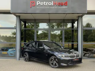 BMW 3 Serie Touring 320e M-Sport, Pano, Trekhaak, Camera, BTW, HUD, Rijklaar!