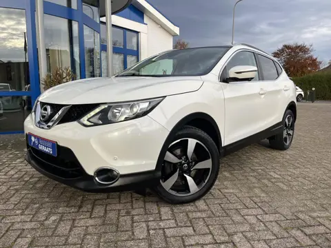 Nissan Qashqai 1.2 Business Edition | Afn. trekhaak, Panorama dak, 360° en parkeersensoren V+A,  Nav