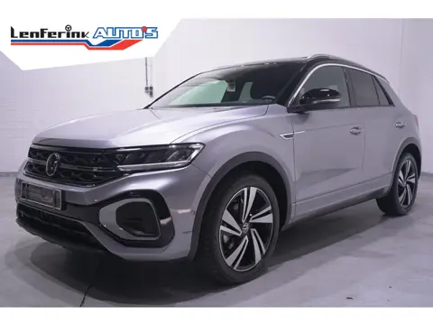 Volkswagen T-Roc 1.5 TSI R-Line Apple Carplay Panodak Stoelverwarming Achteruitrijcamera Digital Dis