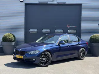 BMW 3-serie 330e High Executive SOH 91,3% | Navigatie | Lederen Bekleding | 19 Inch Lichtmetalen Vel
