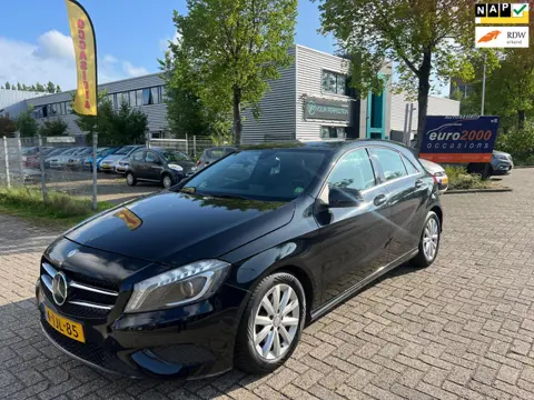 Mercedes-Benz A-klasse 180 - Rondom gebruikers sporen !