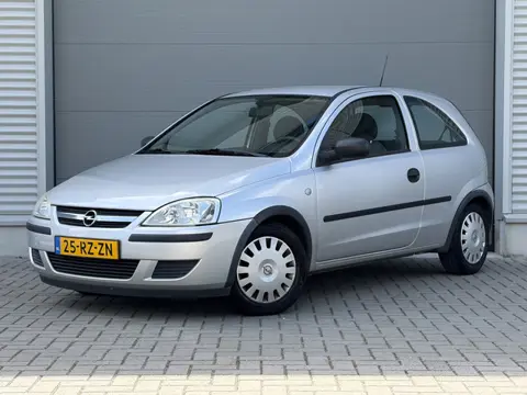 Opel Corsa 1.2-16V Essentia | Airco | lage km stand | origineel NL | Keurige auto |
