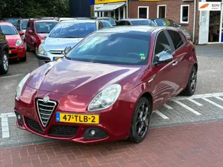 Alfa Romeo Giulietta 1.4 T Distinctive AUTOMAAT/LEES ADVERTENTIE !!!!!!!!