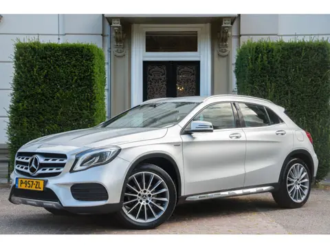 Mercedes-Benz GLA-klasse 200 AMG Edition TREKHAAK | LEDER | CARPLAY | CARBON| CAMERA