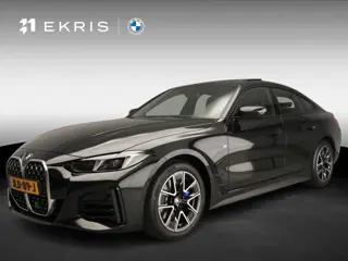 BMW 4 Serie Gran Coupé 420i | M-Sportpakket | LED | Navigatie | Schuifdak | Sportstoelen | Stoelverw