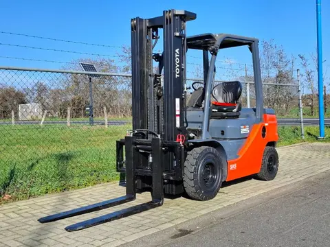 Toyota Tonero 52-8 FDF 25 | 2023 (bj 2023, automaat)