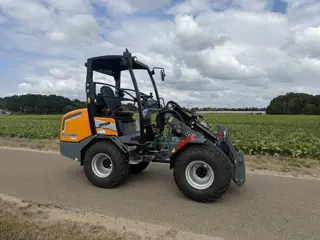 Giant G2700 X-TRA HD + shovel NIEUW (LED verlichting, pro inching)