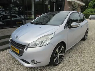 Peugeot 208 1.6 VTi Iceblue Velvet AIRCO (bj 2012)