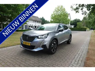 Peugeot 2008 1.2 PureTech Allure | LED | NAVI | CarPlay | Cruise Control |