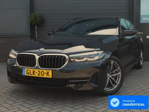 BMW 5-serie Touring 530e High Executive | Passagiers Scherm | Pano | Stoelverwarming | Trekhaak