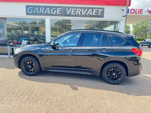 BMW X1 sDrive20i Executive (bj 2019, automaat)